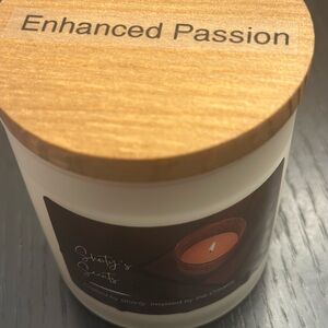 Enhanced Passion Candle with Wooden Lid